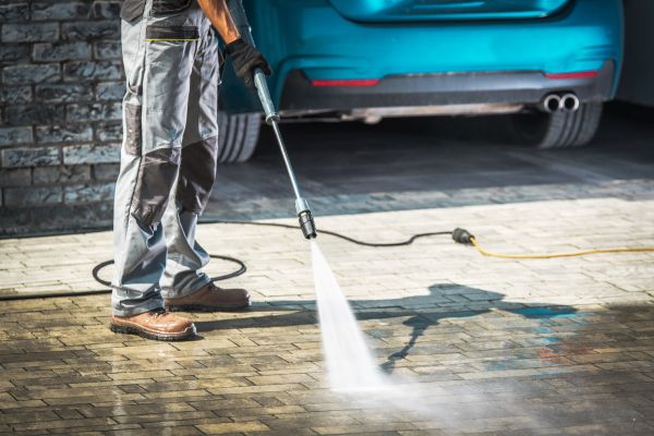 Cost of Driveway Pressure Washing in Edison