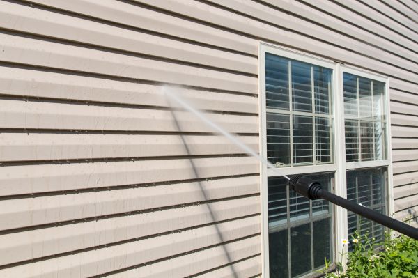 Cost of Pressure Washing in Edison