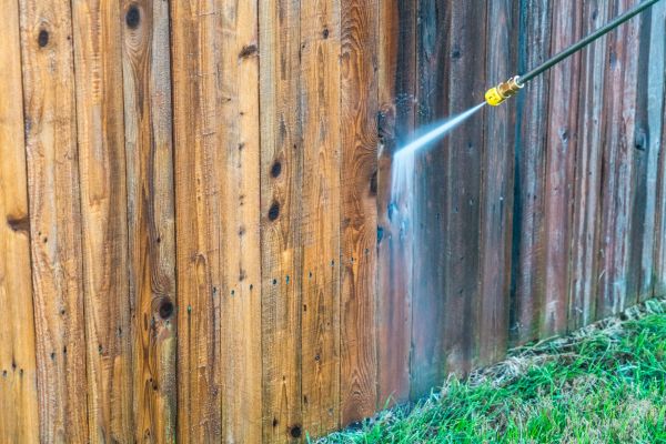 Cost of Fence Washing in Edison