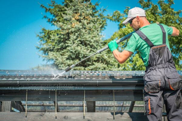 Cost of Gutter Power Washing in Edison