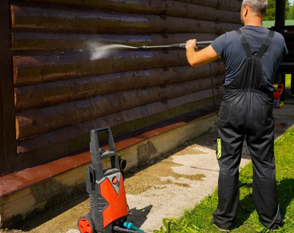 Cost of Log Home Pressure Washing in Edison