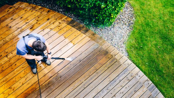 Cost of Deck Pressure Cleaning in Edison
