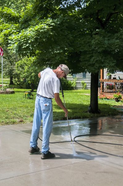 Cost of Driveway Concrete Cleaning in Edison