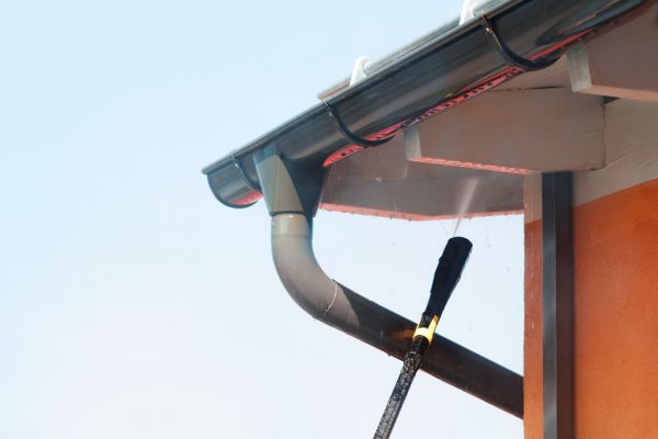 Cost of Eaves Power Washing in Edison