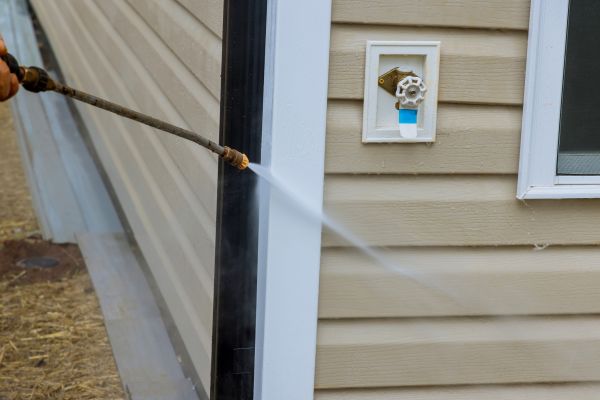Cost of Vinyl Siding Cleaning in Edison